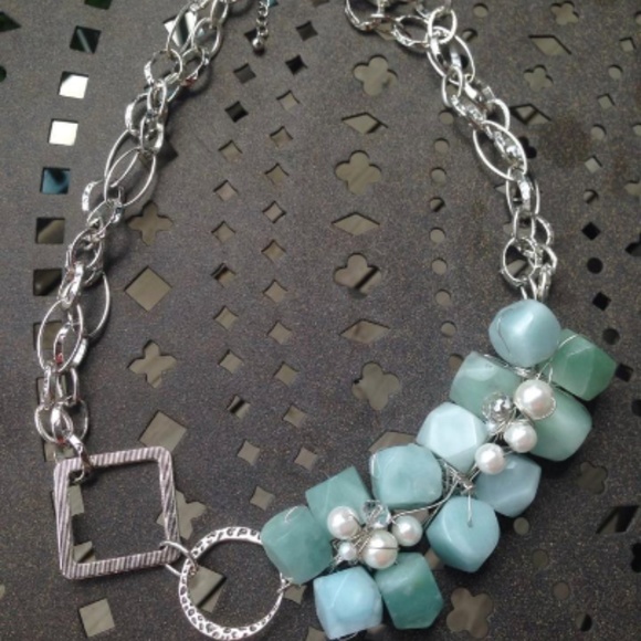 Chunky Unique Stone Necklace - Picture 1 of 2